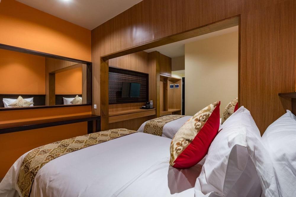 Ab Hotel Kuta By Agata Екстер'єр фото