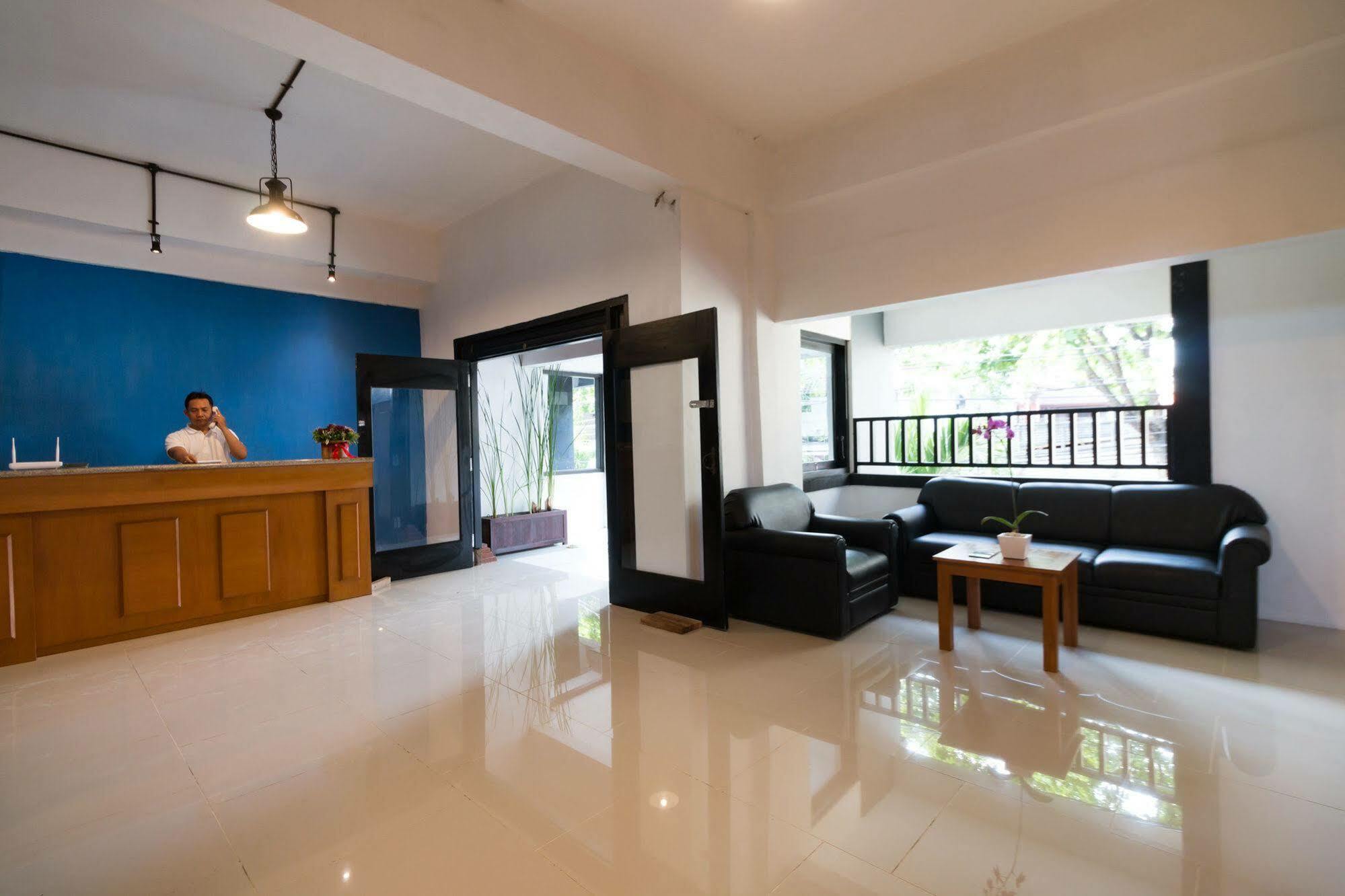 Ab Hotel Kuta By Agata Екстер'єр фото