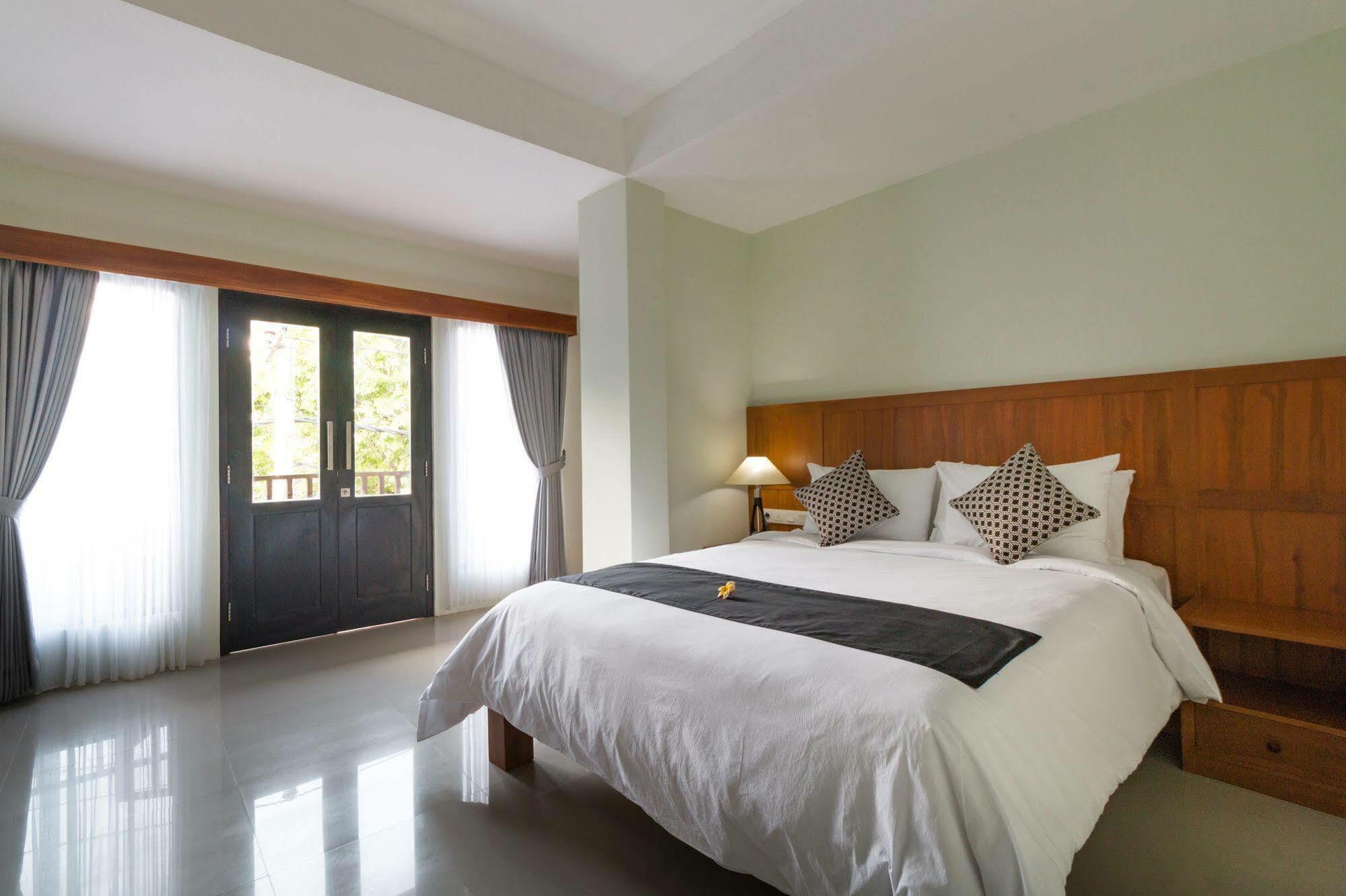 Ab Hotel Kuta By Agata Екстер'єр фото