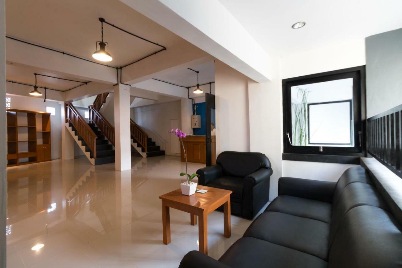 Ab Hotel Kuta By Agata Екстер'єр фото